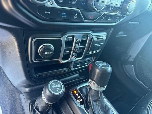 Used 2021 Jeep Wrangler Unlimited Sahara AWD/4WD image 39