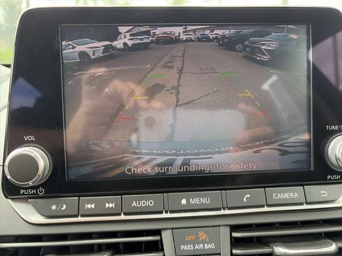 Used 2022 Nissan Altima 2.5 SV image 14