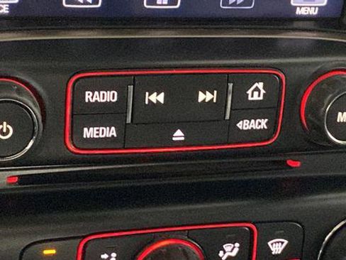 Used 2014 GMC Sierra 1500 Denali w/ Driver Alert Package AWD/4WD image 33