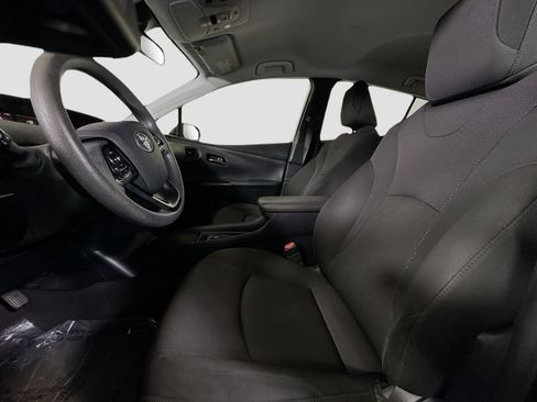 Used 2021 Toyota Prius LE FWD image 22