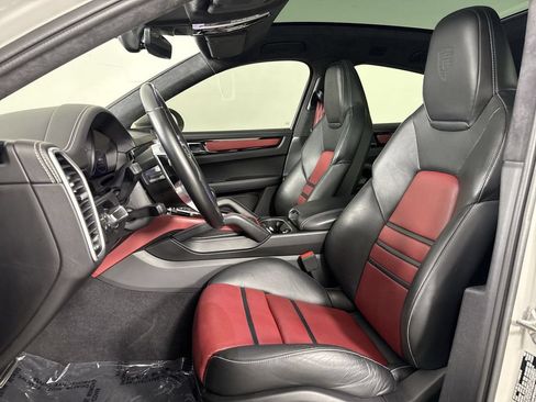 Used 2023 Porsche Cayenne GTS w/ Premium Package Plus AWD/4WD image 5