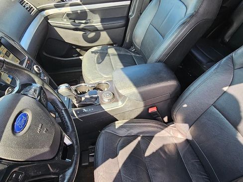 Used 2017 Ford Explorer XLT w/ Equipment Group 202A image 14