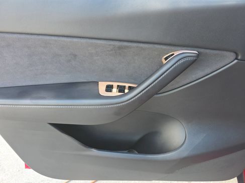 Used 2021 Tesla Model Y Long Range AWD/4WD image 22