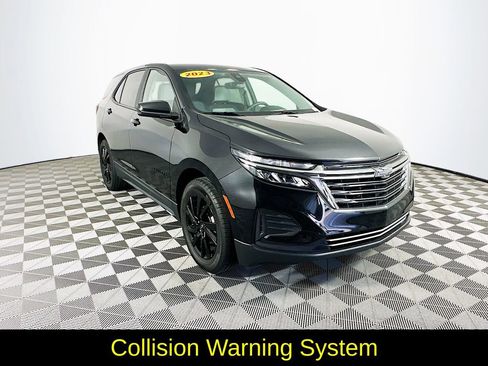 Used 2023 Chevrolet Equinox LS w/ LS Convenience Package image 3