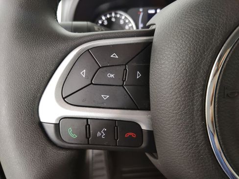 Used 2018 Jeep Renegade Latitude image 13