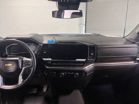 Used 2024 Chevrolet Silverado 2500 LT image 20