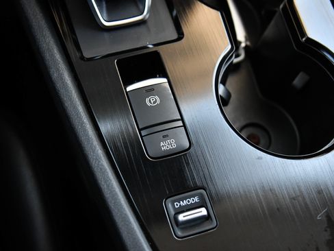 Used 2025 Nissan Rogue SV w/ SV Premium Package FWD image 27