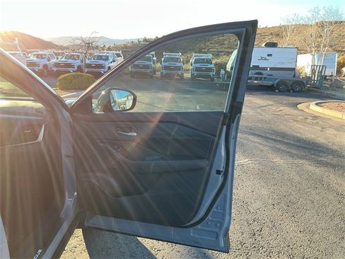 Used 2022 Nissan Rogue SL w/ SL Premium Package image 20