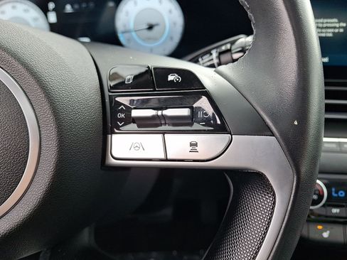 Used 2024 Hyundai Elantra Limited FWD image 18
