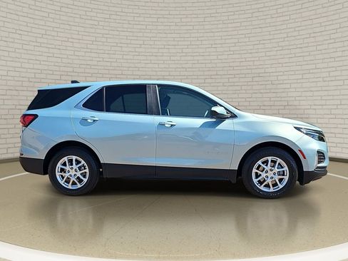 Used 2022 Chevrolet Equinox LT FWD image 4