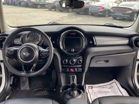 Used 2020 MINI Cooper 4-Door Hardtop w/ Storage Package FWD image 5
