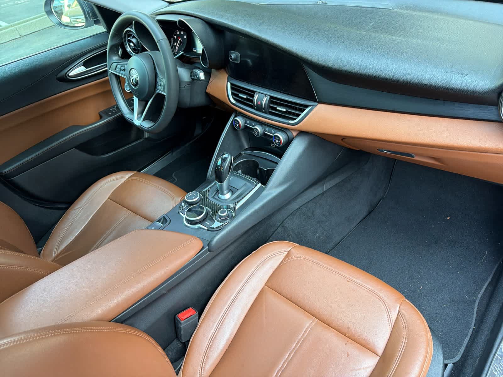 Used 2017 Alfa Romeo Giulia RWD image 14
