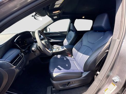Certified 2026 INFINITI QX60 Sport w/ Dark Cargo Package AWD/4WD image 23