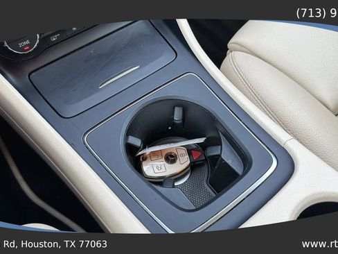 Used 2017 Mercedes-Benz GLA 250 w/ Premium Package image 46