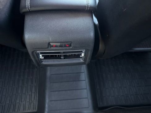 Used 2022 Lincoln Corsair AWD w/ Premium Package image 22