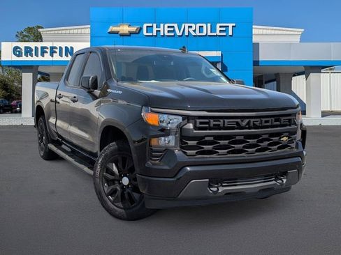 Used 2023 Chevrolet Silverado 1500 Custom image 1