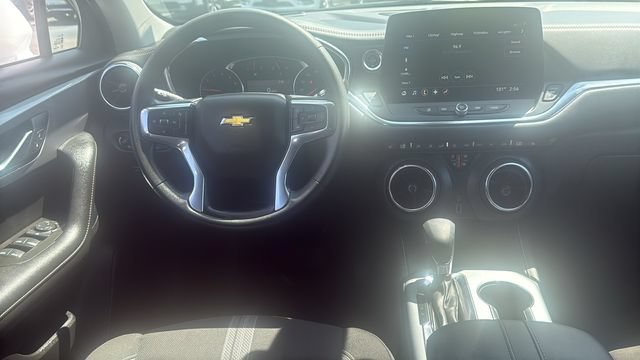 Used 2025 Chevrolet Blazer LT FWD image 28