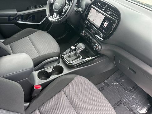 Used 2024 Kia Soul S FWD image 17