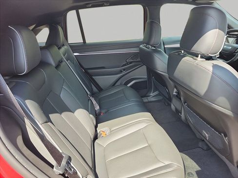 Used 2025 Jeep Wagoneer S Limited image 18