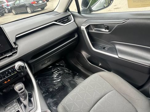 Used 2023 Toyota RAV4 XLE AWD/4WD image 21
