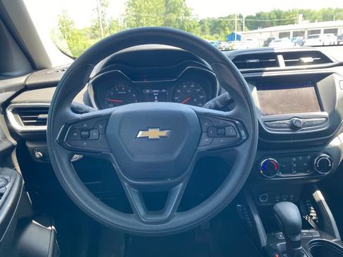 Used 2023 Chevrolet TrailBlazer LT FWD image 19