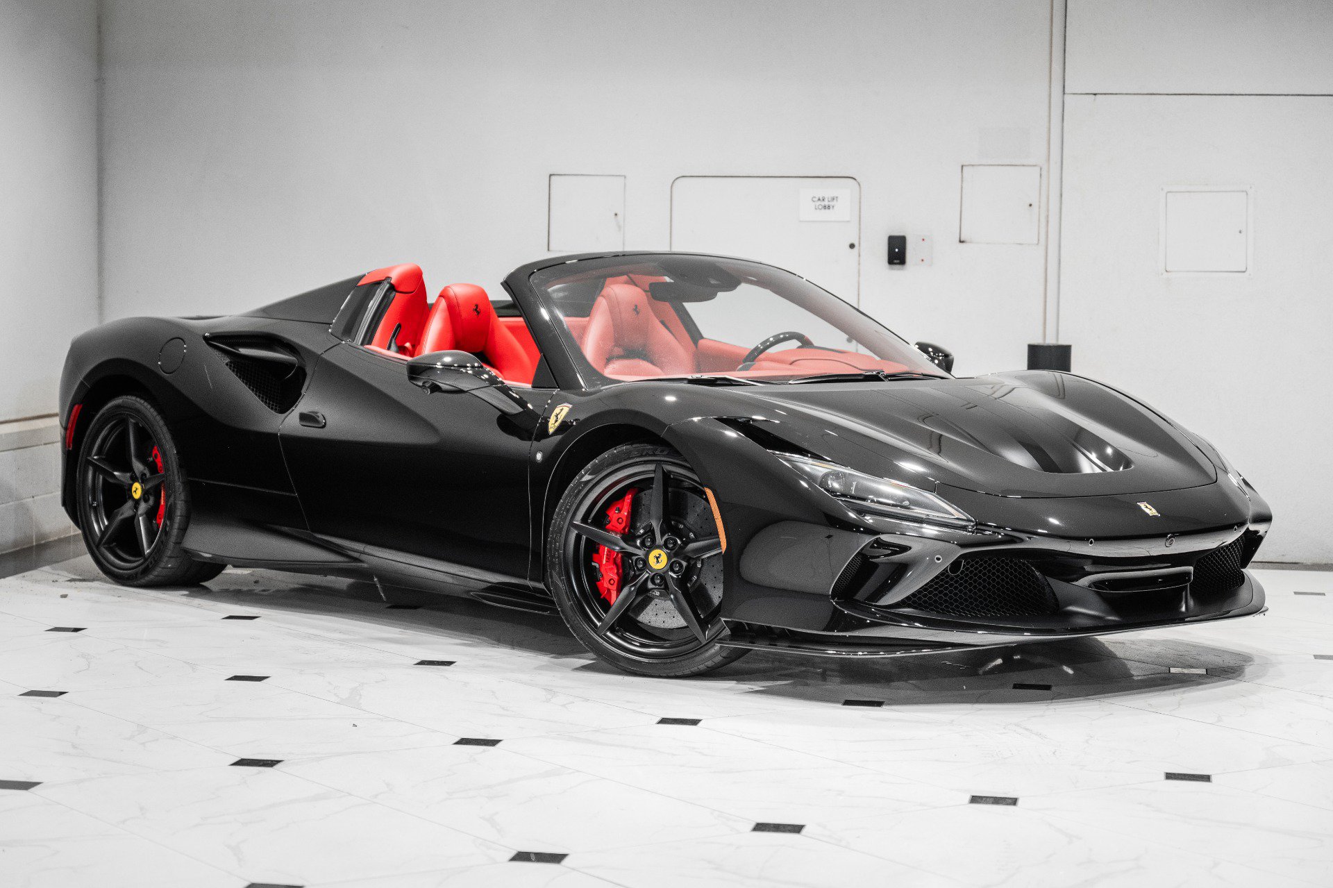 Used 2021 Ferrari F8 Tributo RWD image 1