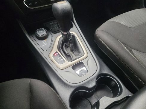 Used 2015 Jeep Cherokee Latitude image 26