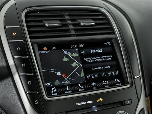 Used 2017 Lincoln MKX Reserve w/ Lincoln MKX Climate Package image 30