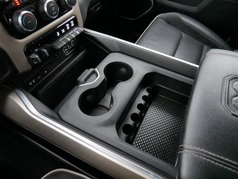 Used 2019 RAM 1500 Laramie image 50