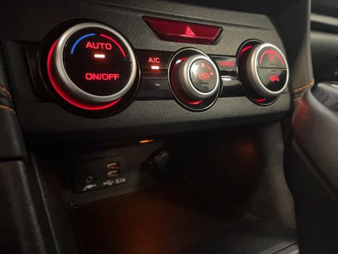 Used 2021 Subaru Crosstrek 2.0i Premium image 10