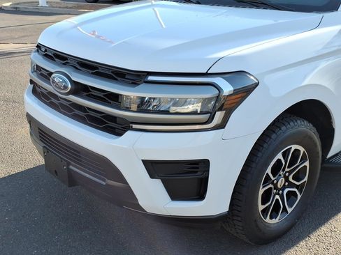 Certified 2024 Ford Expedition XLT image 8