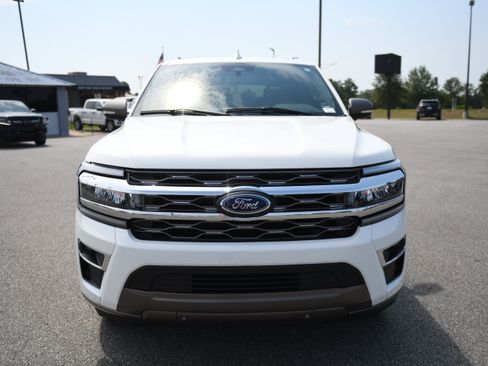 Used 2024 Ford Expedition King Ranch RWD image 3