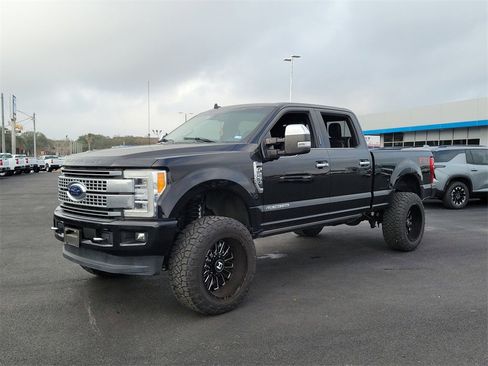 Used 2019 Ford F250 Platinum w/ Platinum Ultimate Package image 12