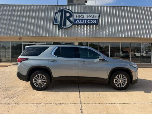 Used 2023 Chevrolet Traverse LT FWD image 9