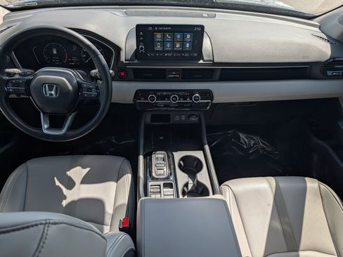 Used 2025 Honda Pilot EX-L image 14