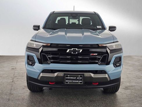 Used 2025 Chevrolet Colorado Z71 w/ Technology Package AWD/4WD image 8