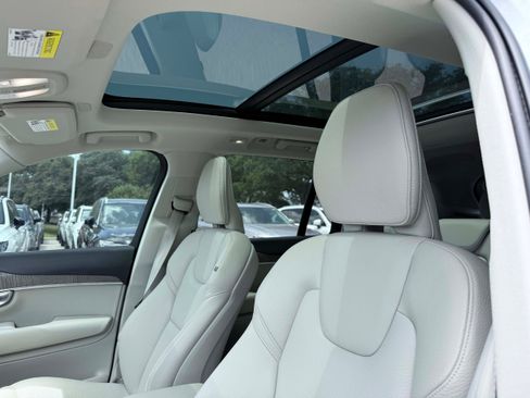 Certified 2024 Volvo XC90 T8 Plus w/ Protection Package Premier AWD/4WD image 11