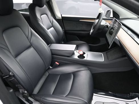 Used 2024 Tesla Model Y 2WD image 20
