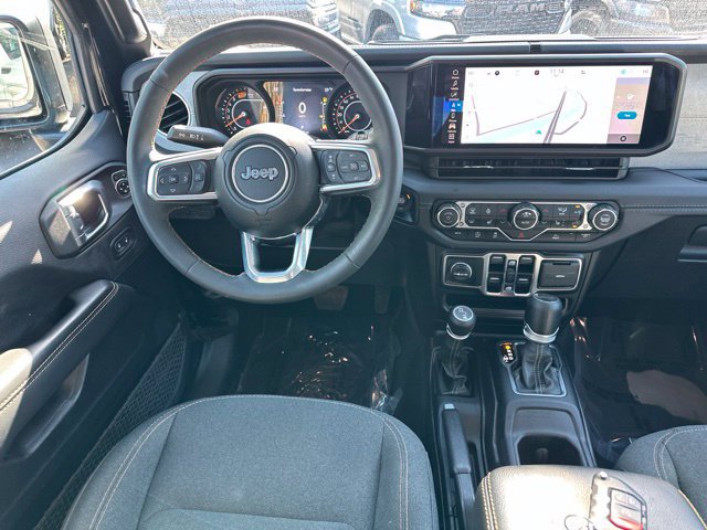 Used 2024 Jeep Wrangler Unlimited Sahara w/ Technology Group AWD/4WD image 33