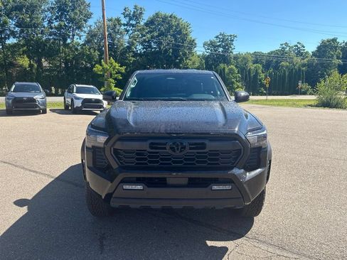 Used 2026 Toyota Tacoma TRD Off-Road w/ TRD Off Road Upgrade Package AWD/4WD image 9