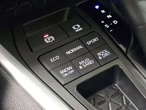Used 2023 Toyota RAV4 XLE AWD/4WD image 11