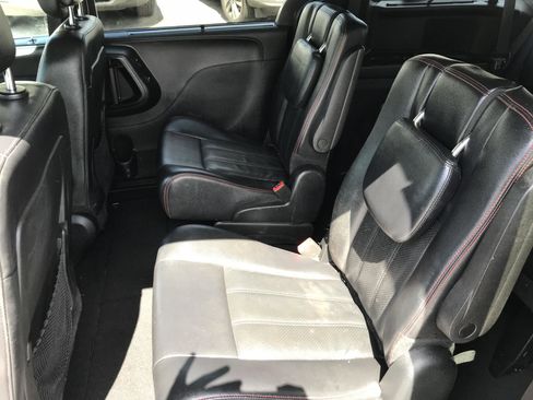 Used 2017 Dodge Grand Caravan GT FWD image 17