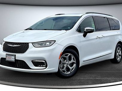 Used 2023 Chrysler Pacifica Limited