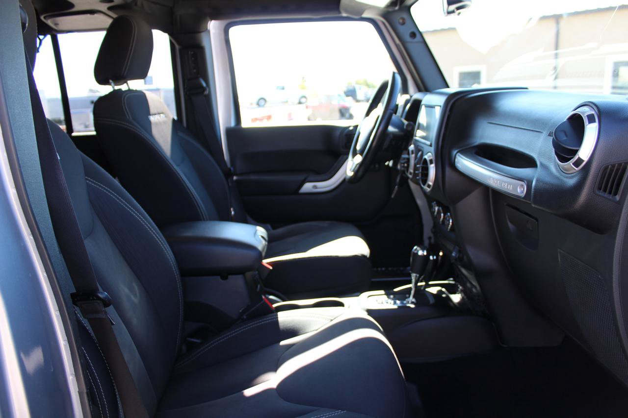 Used 2018 Jeep Wrangler Unlimited Rubicon AWD/4WD image 45
