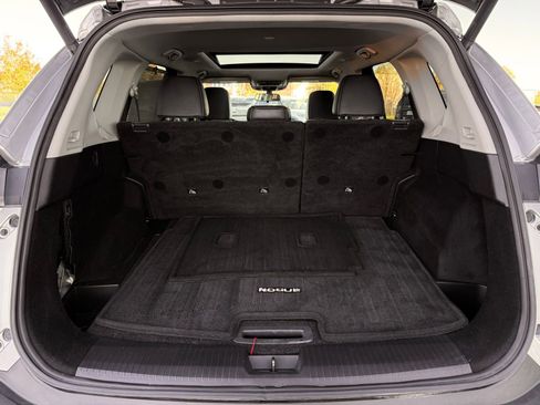 Used 2022 Nissan Rogue SV w/ SV Premium Package image 62