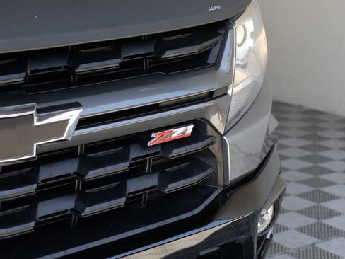 Used 2022 Chevrolet Colorado Z71 AWD/4WD image 7