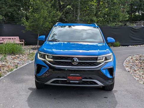 Certified 2023 Volkswagen Taos SEL AWD/4WD image 9