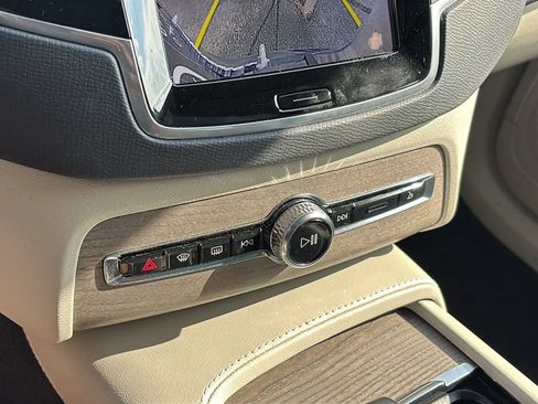 Certified 2024 Volvo XC90 B6 Plus w/ Protection Package Premier AWD/4WD image 21