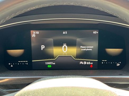 Used 2022 Volkswagen Tiguan SE R-Line image 5