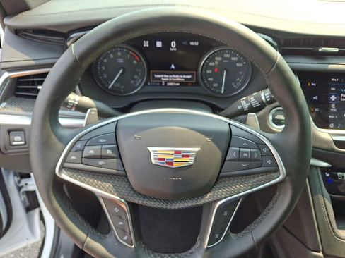 Certified 2025 Cadillac XT5 Sportv w/ Technology Package AWD/4WD image 16